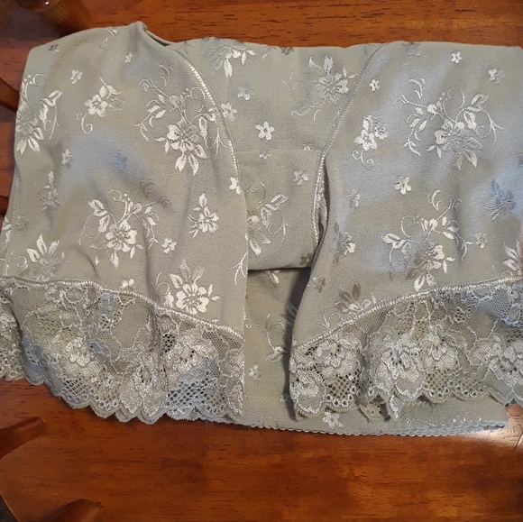 Tummy Control Body Shaper Lace Shorts - Picture 4 of 6